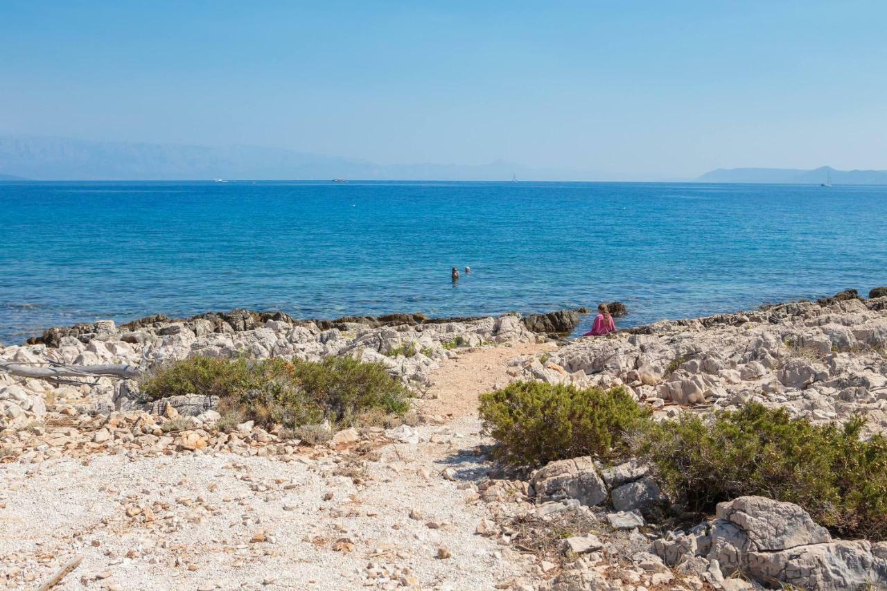 Private Bay Vrboska